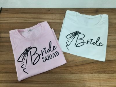 Тениска за моминско парти с надпис Bride Squad