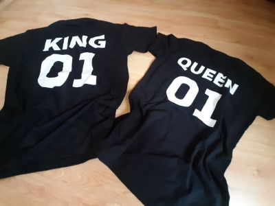 Тениски за двойки с надписи 'King' & 'Queen', и персонализиран елемент - номер