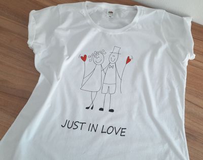 Тениски за двойки с надпис 'Just In Love' и персонализиран елемент